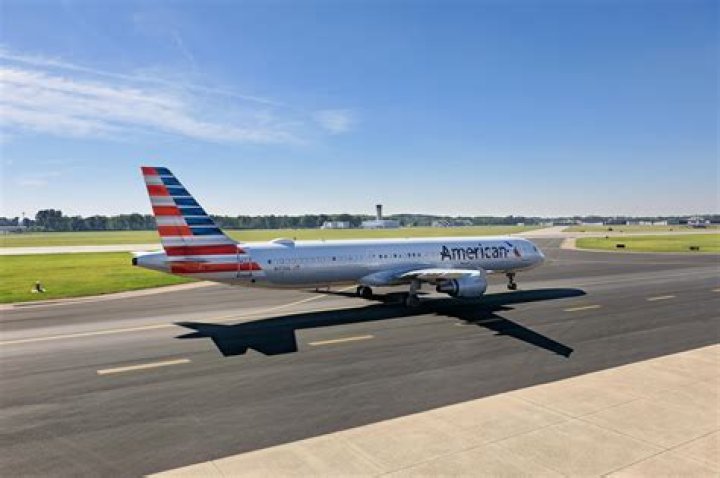 Is it cheaper to fly on the weekends or weekdays?