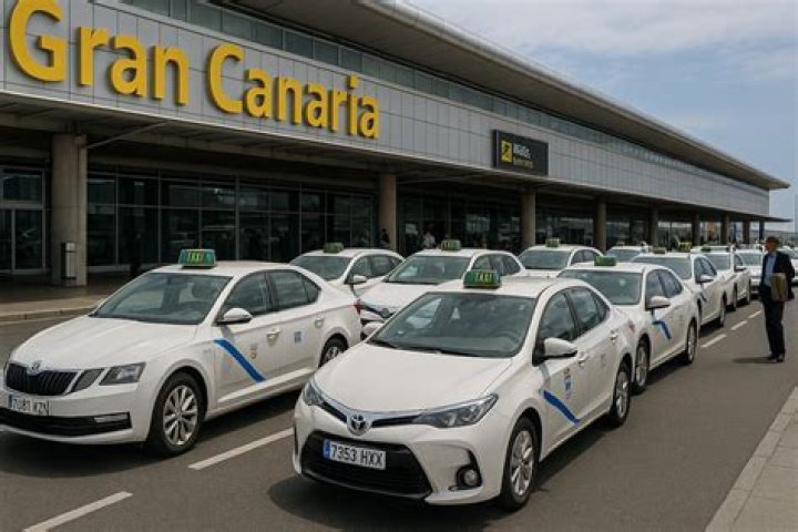 Is it easy to get a taxi at Gran Canaria airport?