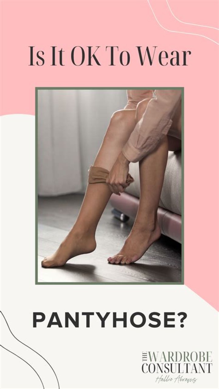 Is it professional to wear pantyhose?
