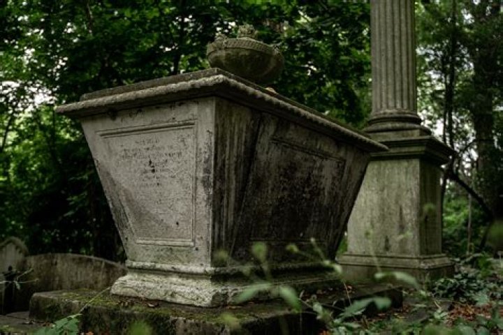 Is it worth visiting Highgate Cemetery?