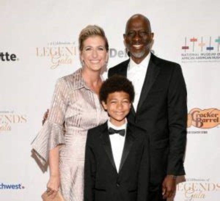 Is Keb Mo married?
