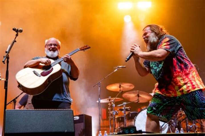 Is Kyle from Tenacious D in Elf?