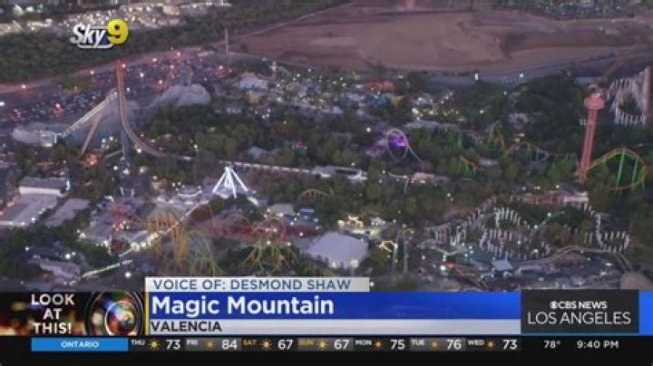 Is Magic Mountain busy on Thanksgiving?