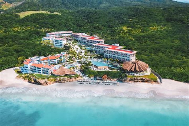 Is marival Armony all inclusive?