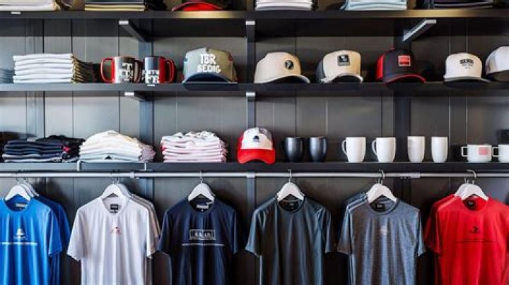 Is merchandise associate the same as cashier?