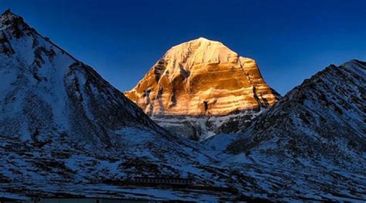 Is Om Parvat and Mount Kailash same?