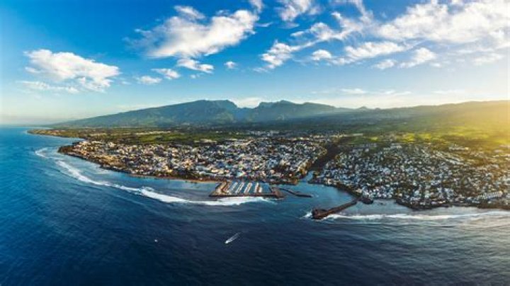 Is Reunion Island a rich country?