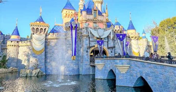 Is the Crystal Palace open at the Magic Kingdom?