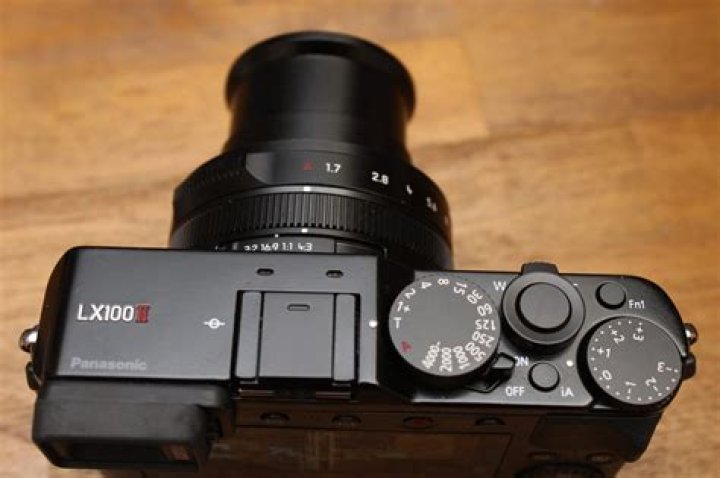 Is the Lumix LX100 mirrorless?