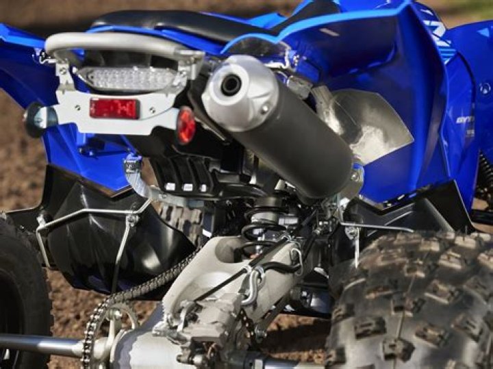Is the YFZ 450 fuel Injected?