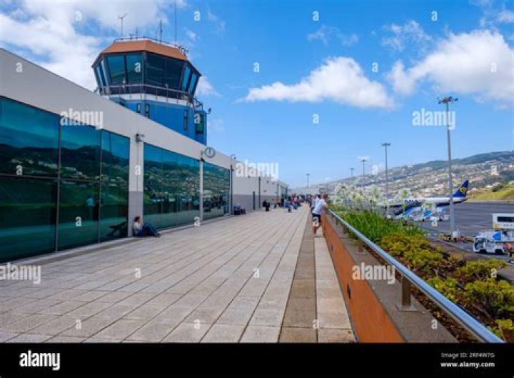 Is there an airport on Karpathos?