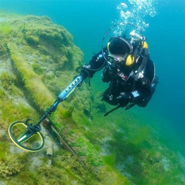 Is treasure hunting illegal?