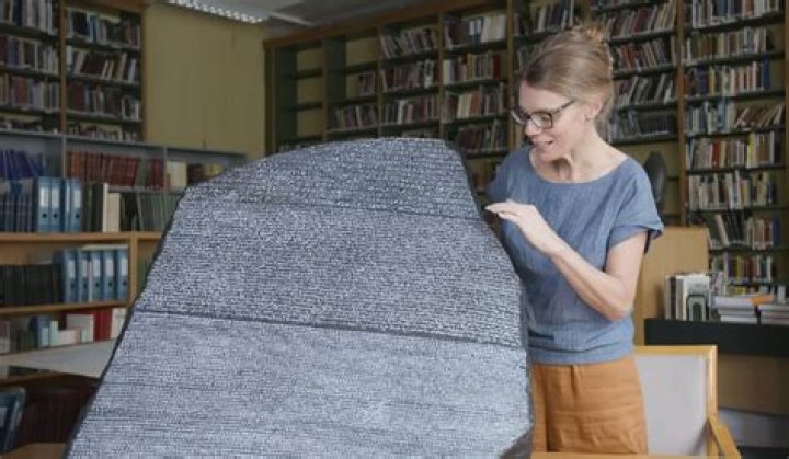 What 3 writings did the Rosetta Stone have on it?