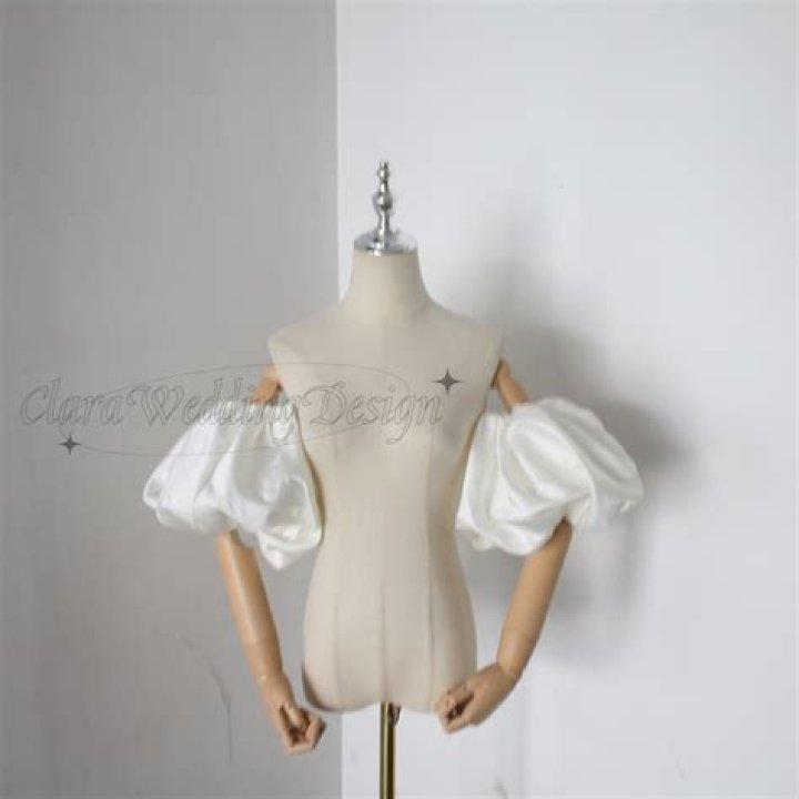 What are detachable sleeves called?