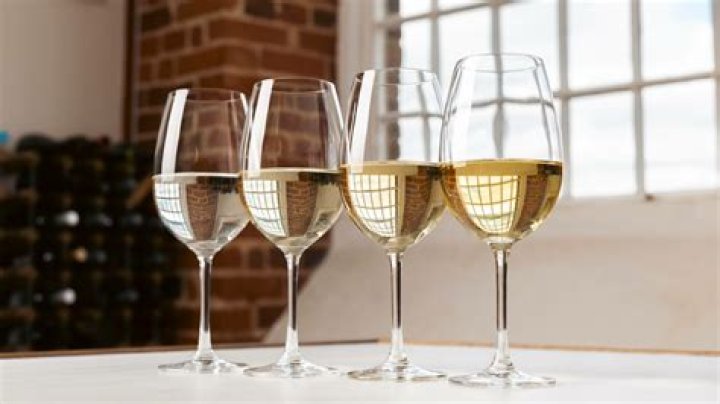 What are light white wines?