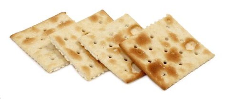 What are soda crackers made of?