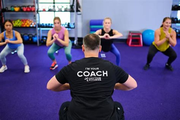 What are the advantages of a personal trainer?