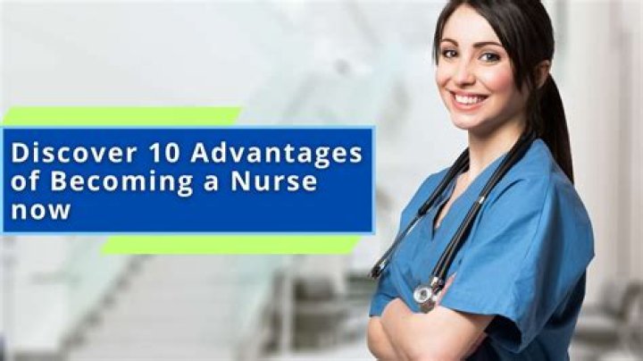 What are the advantages of being a registered nurse?