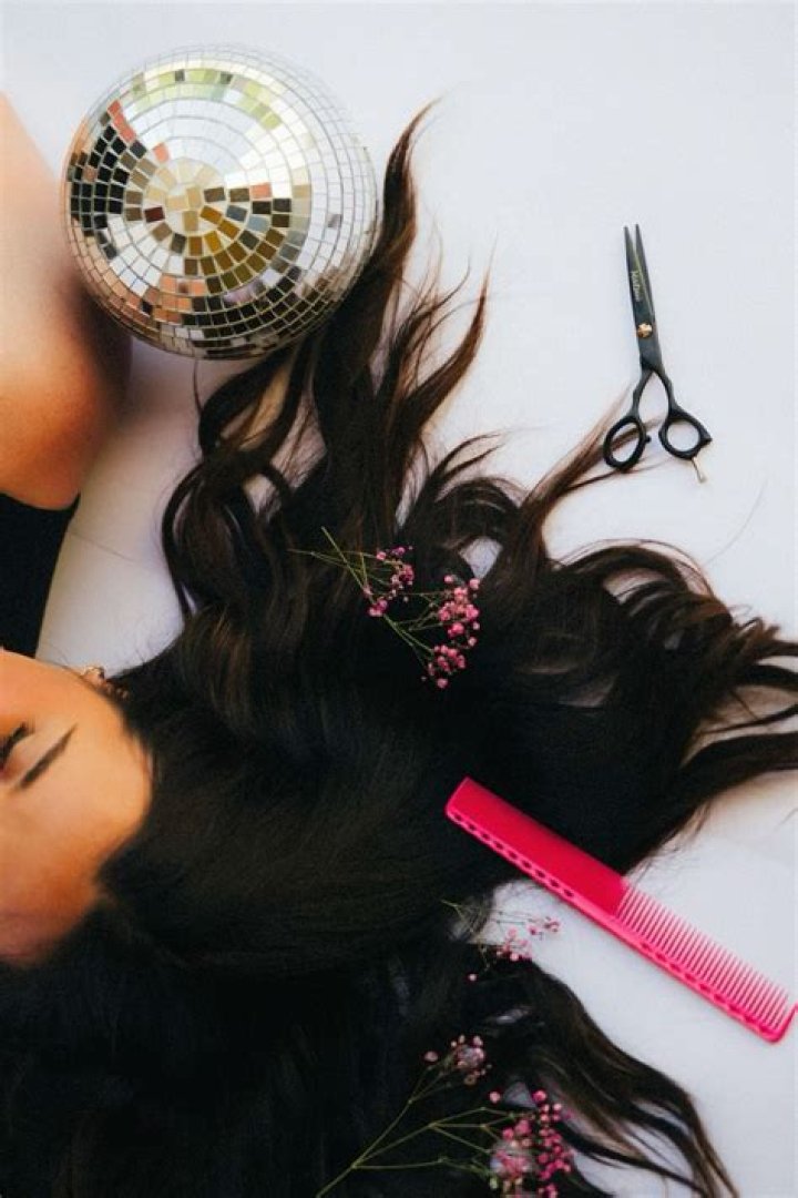 What are the main duties of a hairstylist?