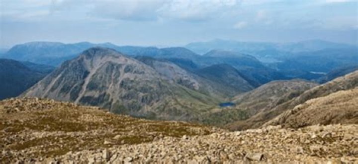 What are the mountains around Madrid?