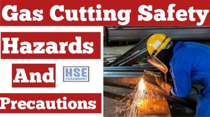 What are the safety precautions for gas cutting?