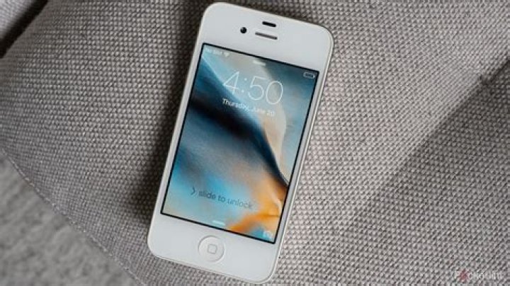 What are the specs of the iPhone 4s?