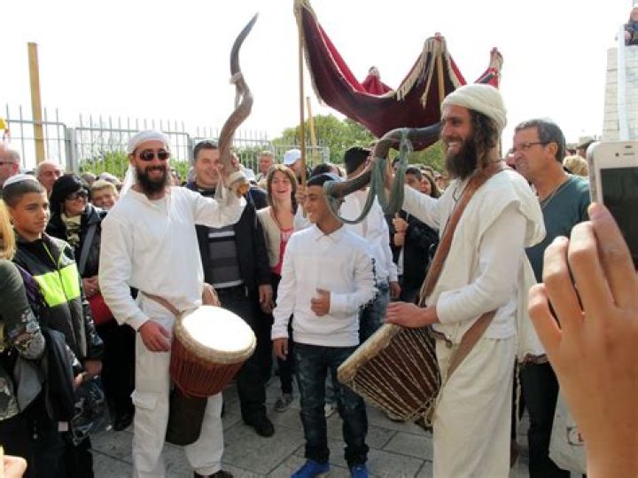 What are the three pilgrimage festivals in Judaism?