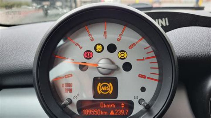 What are the warning signs on a Mini Cooper?