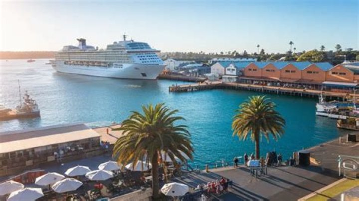 What cruise ship is in Fremantle today?
