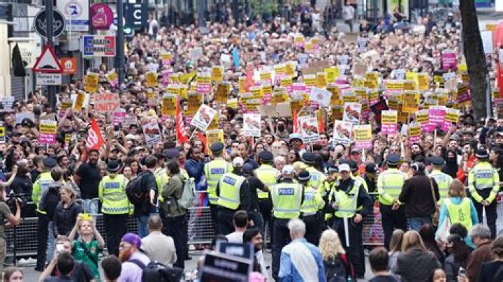 What do demonstration means?