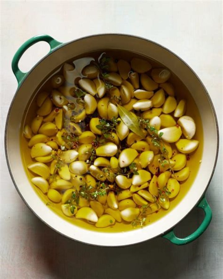 What do you eat garlic confit with?