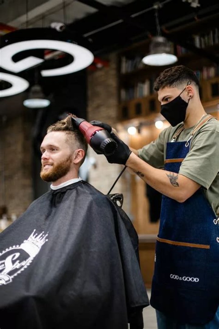 What do you need to be a barber in Florida?