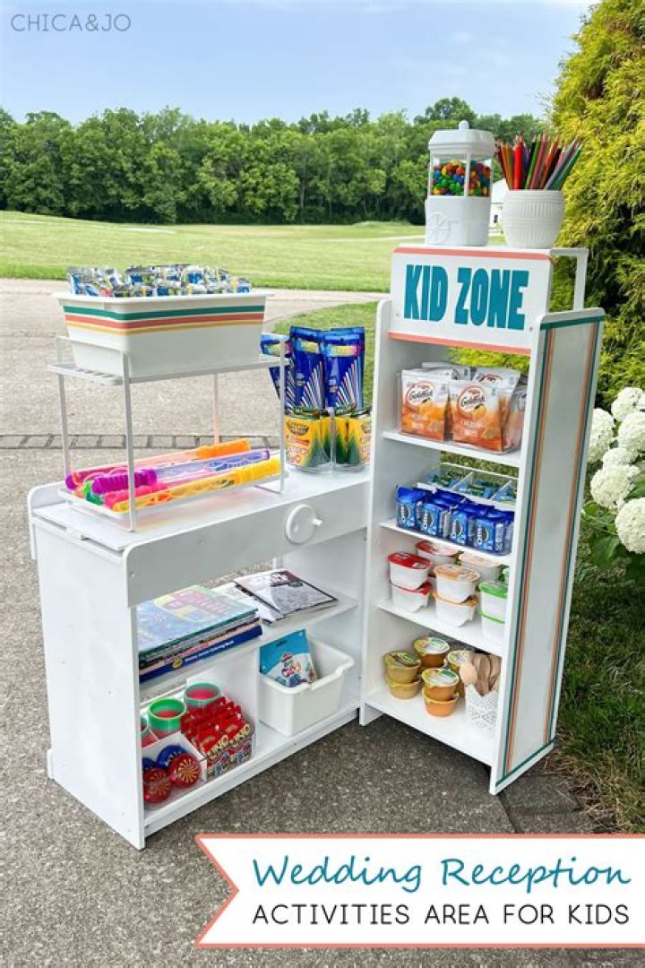 What do you put in a kids activity table at a wedding?