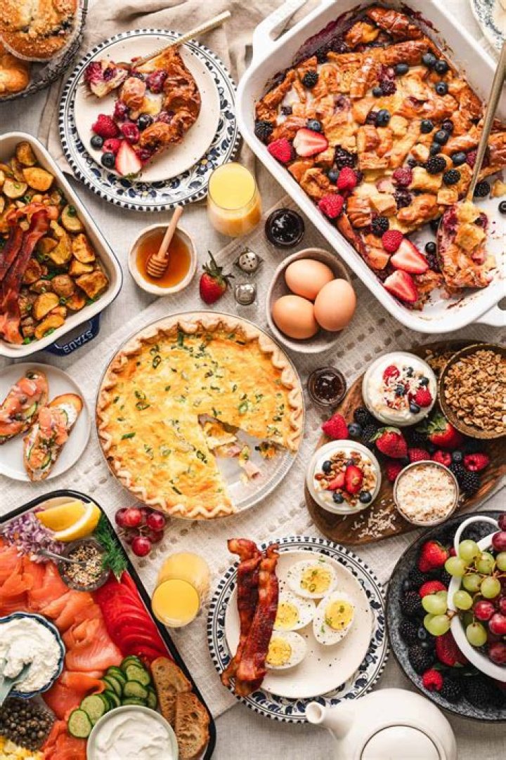 What do you serve at a summer buffet?