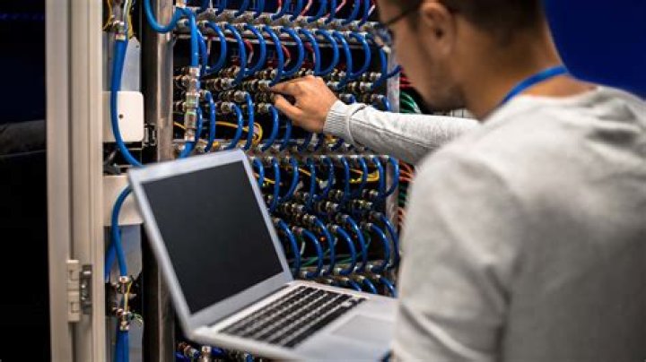 What does a network technician do?