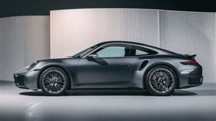 What does a Porsche 911 weigh?