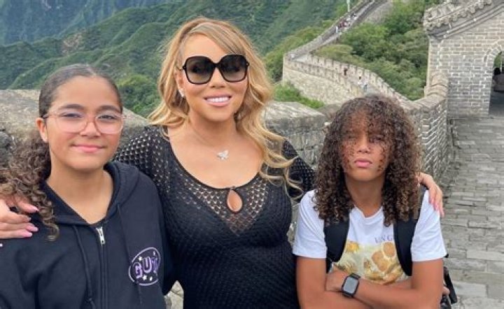 What does Mariah Carey reveal in her book?