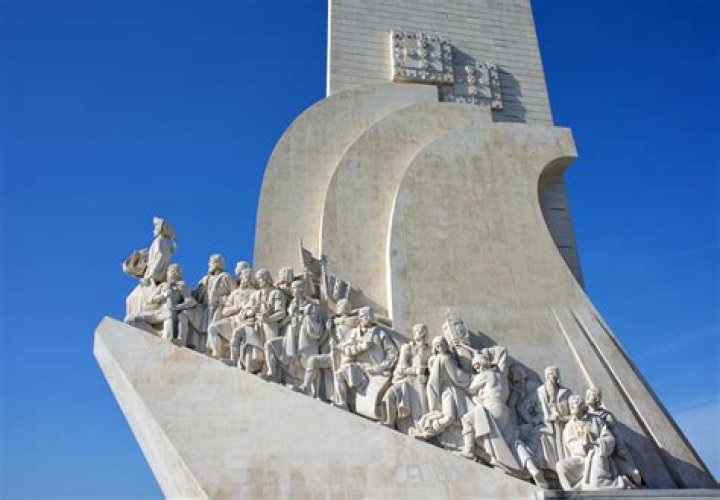 What does padrao DOS descobrimentos represent?