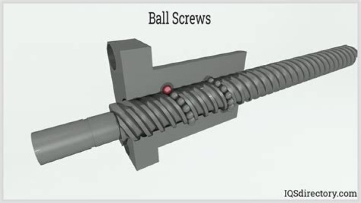 What does the free stroke screw do on XT brakes?