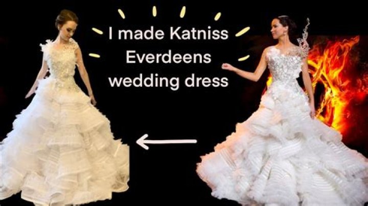 What dress does Katniss wear to interview?