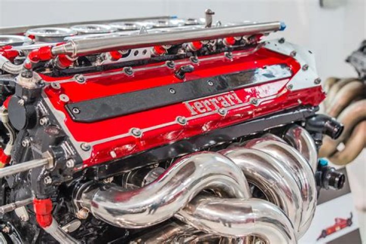 What engine does Super Formula use?