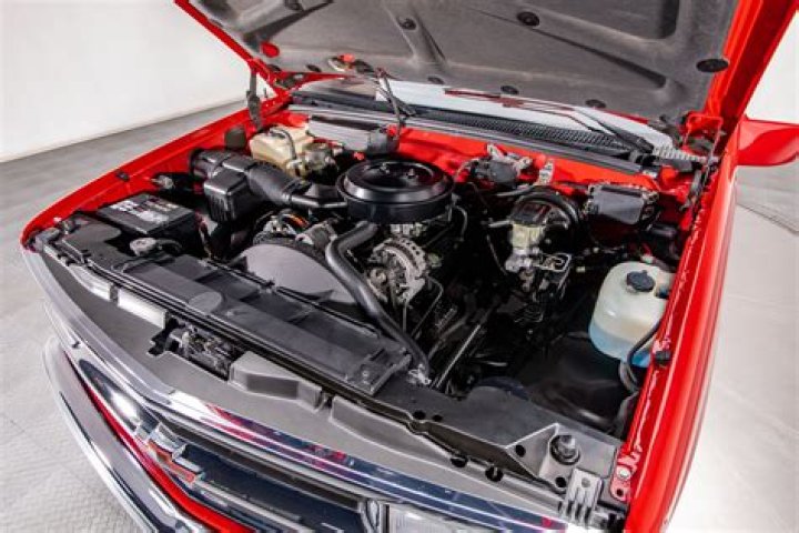 What engine is in a 94 Chevy 1500?