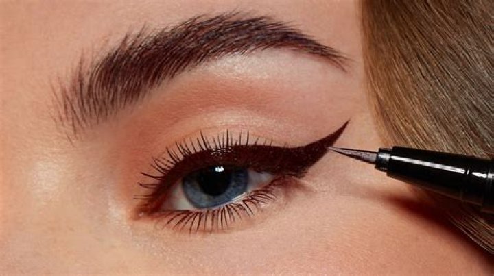 What eyeliner is best for big eyes?