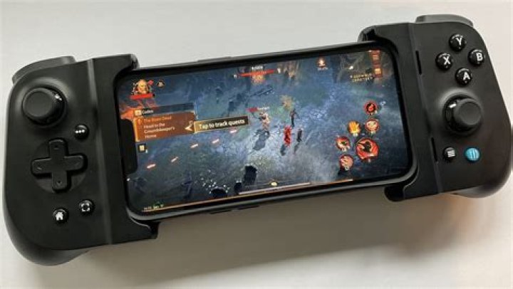 What games can you play on your phone with another person?