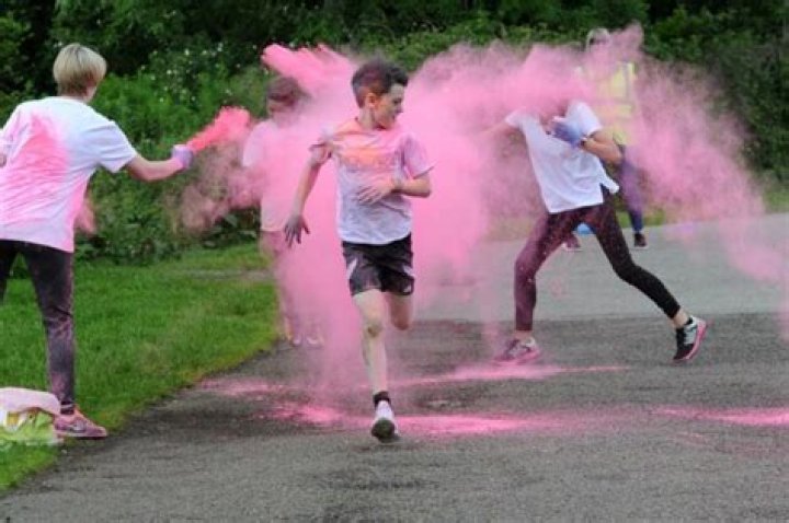 What happens at a Colour run?