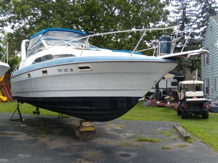 What is a 1988 Bayliner boat worth?