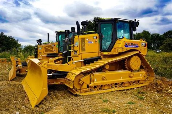 What is a D6 dozer used for?
