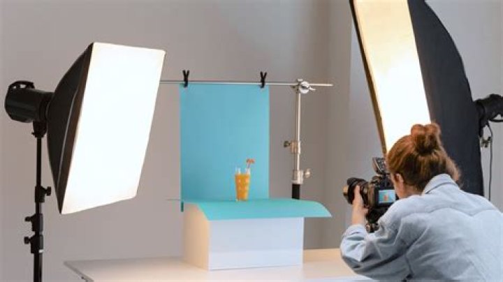 What is a voyeur in photography?
