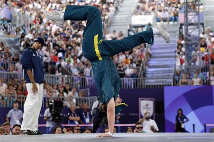 What is a windmill in breakdance?