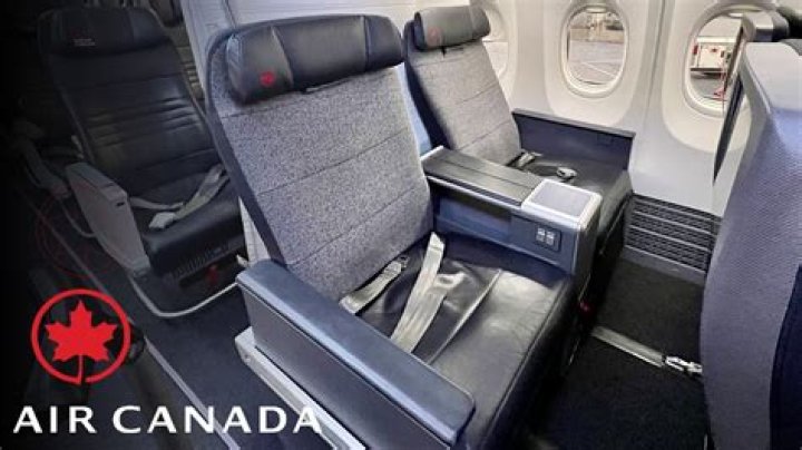What is Air Canada Rouge business class like?